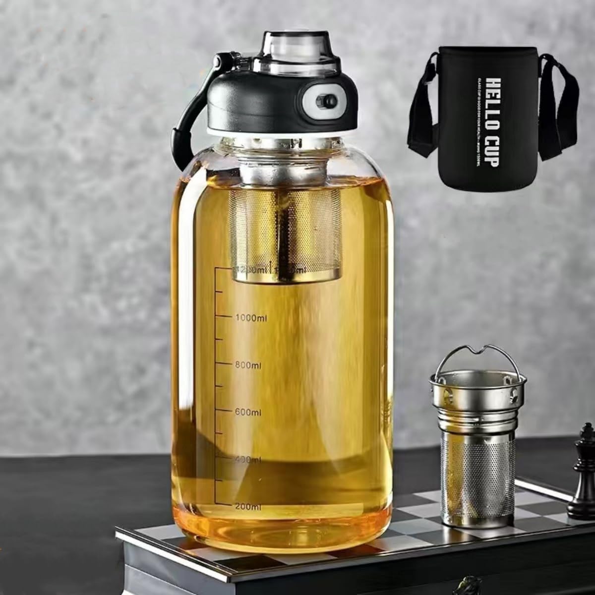 Home Gym Kettler - แก้วน้ำชาพร้อมที่กรองชา - ขวดน้ำแก้วขนาดใหญ่พร้อมปลอกและฝาล็อค ขวดน้ำกีฬาแบบใช้ซ้ำได้สำหรับออกกำลังกายที่บ้าน